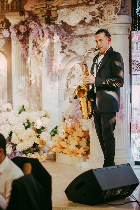 Ragazzo on Sax - performance photo 2