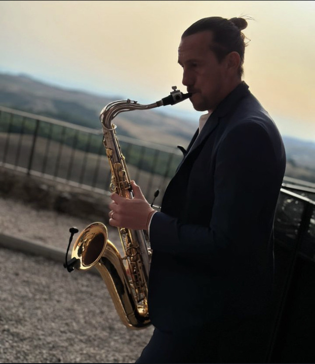 Ragazzo on Sax - performance photo 6