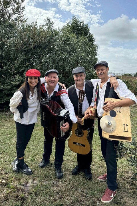 Capital Folk - performance photo 2