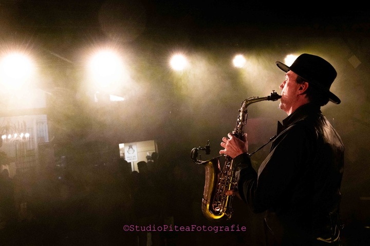 Lake Party - performance photo 8