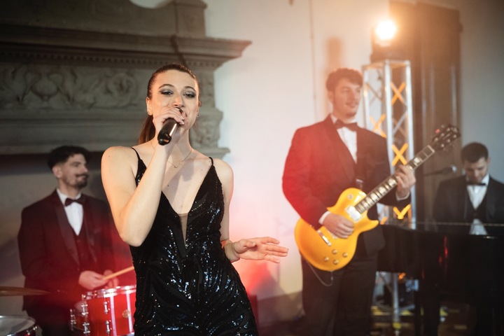 Federal - performance photo 19