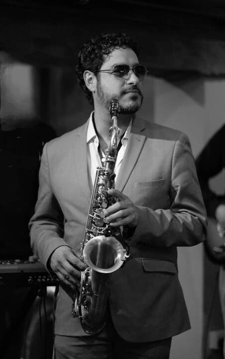 The Sicily Saxophonist - performance photo 2