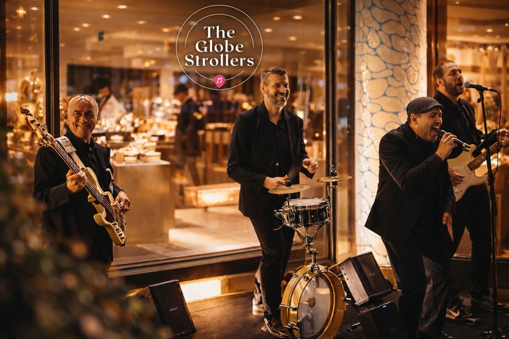 The Globe Strollers - performance photo 9