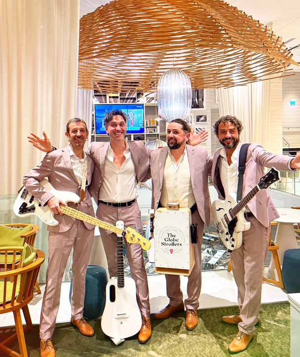 The Globe Strollers - performance photo 33