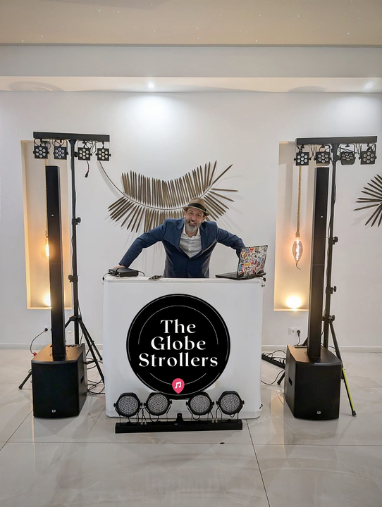The Globe Strollers - performance photo 43