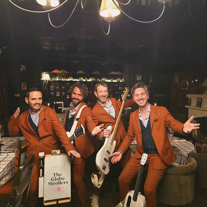 The Globe Strollers - performance photo 37
