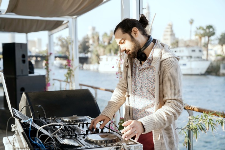 DJ City - performance photo 2