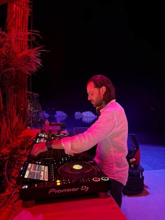 DJ City - performance photo 12