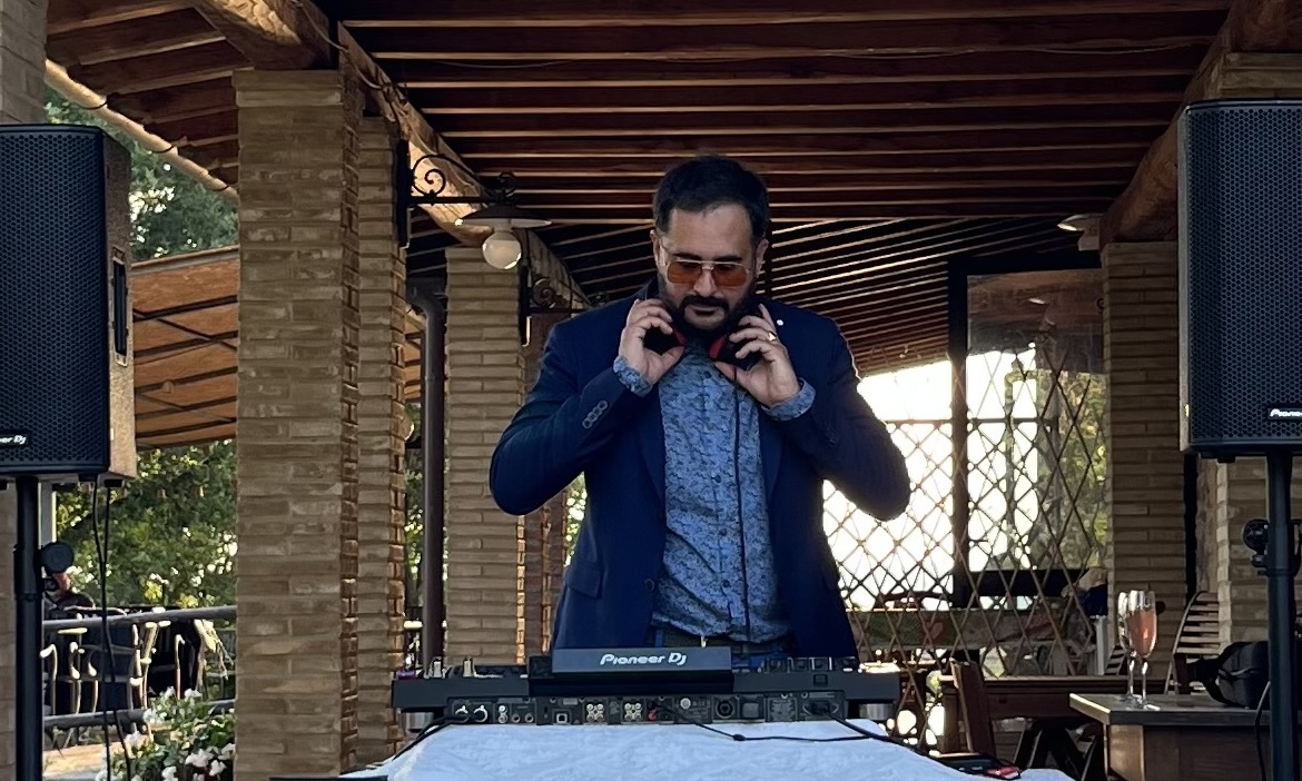 House of Amore DJ - performance photo 55