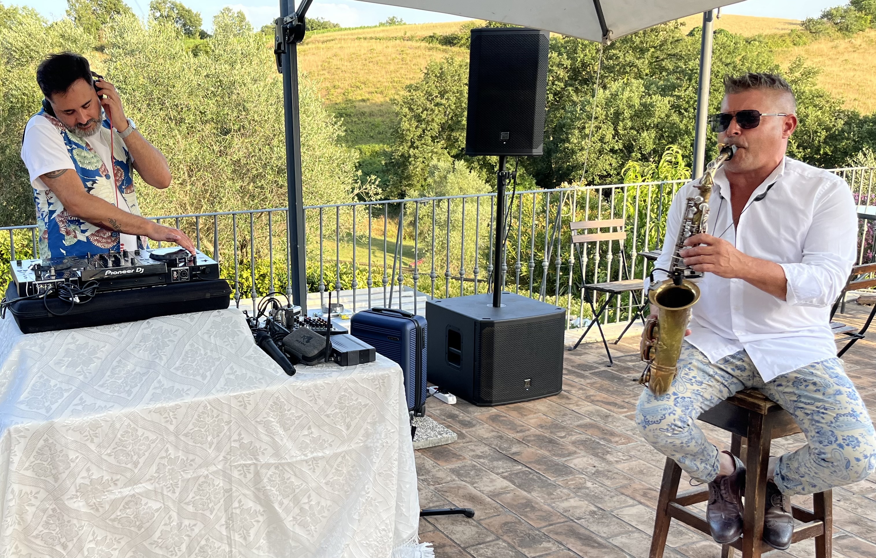 House of Amore DJ - performance photo 23