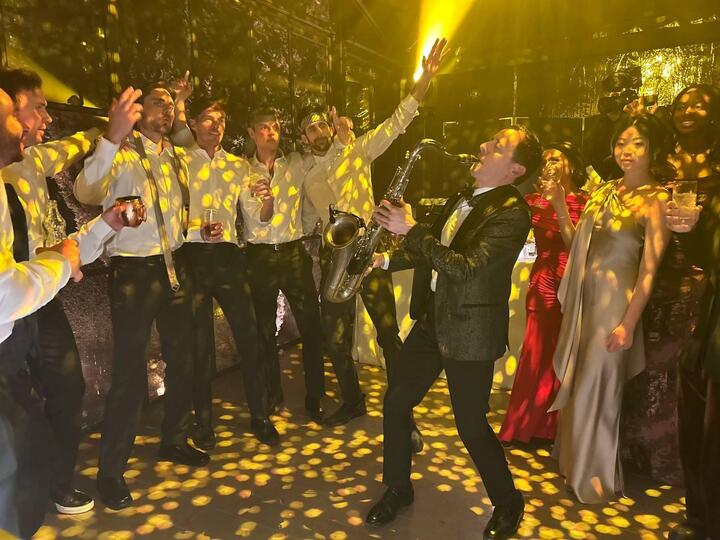 Cosmic Noon Showband - performance photo 4
