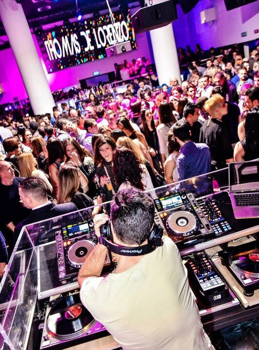 DJ Delo - performance photo 1