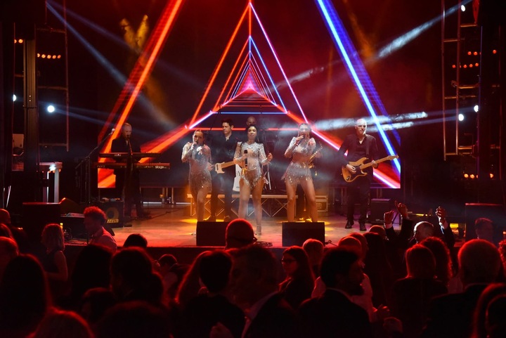 Yonder Showband - performance photo 18