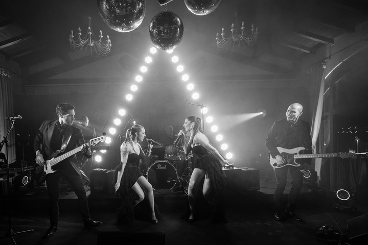 Yonder Showband - performance photo 8