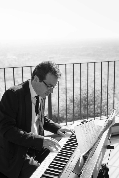 Garda Wedding Pianist - performance photo 1