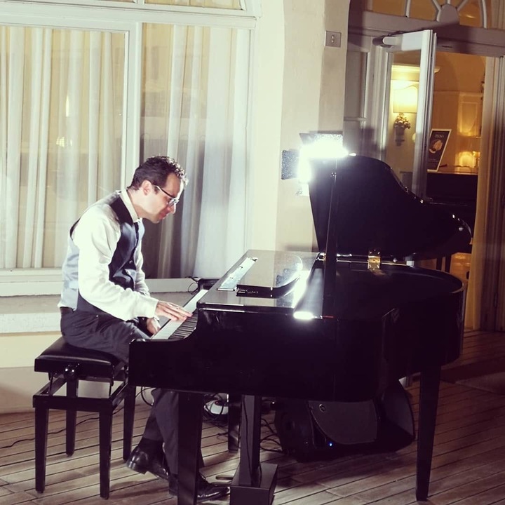 Garda Wedding Pianist - performance photo 14