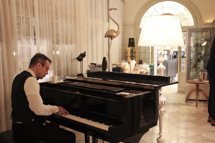 Garda Wedding Pianist - performance photo 2