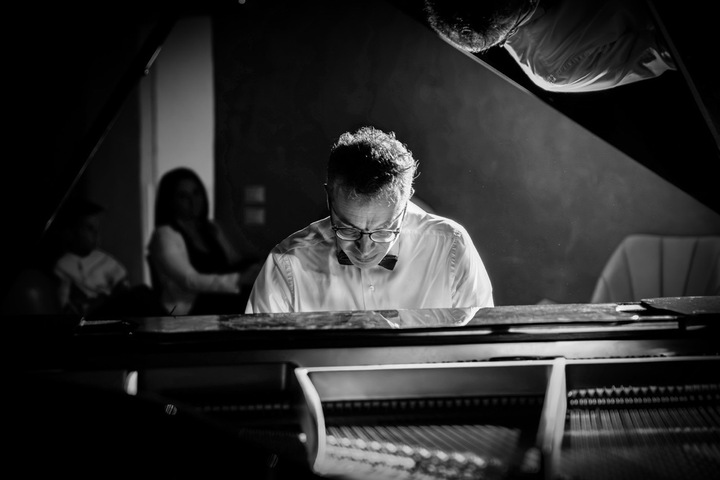 Garda Wedding Pianist - performance photo 24