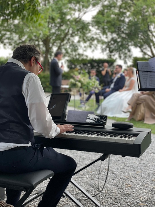 Garda Wedding Pianist - performance photo 11