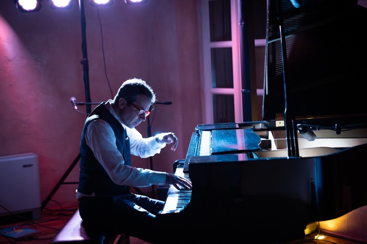 Garda Wedding Pianist - performance photo 20