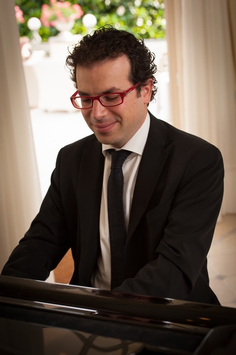 Garda Wedding Pianist - performance photo 4