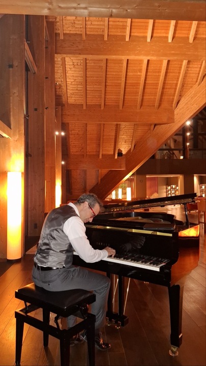 Garda Wedding Pianist - performance photo 18