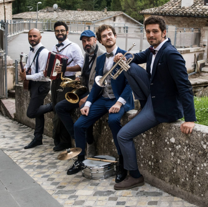 The Tuscan Strollers - performance photo 13