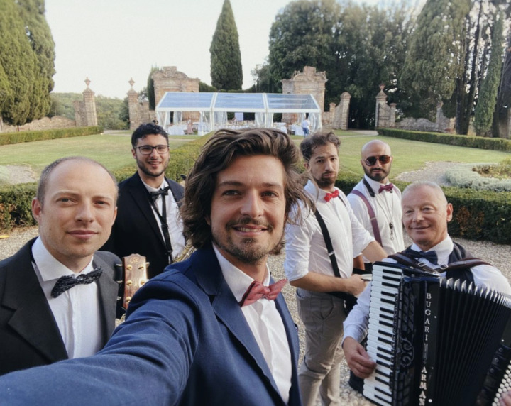 The Tuscan Strollers - performance photo 4