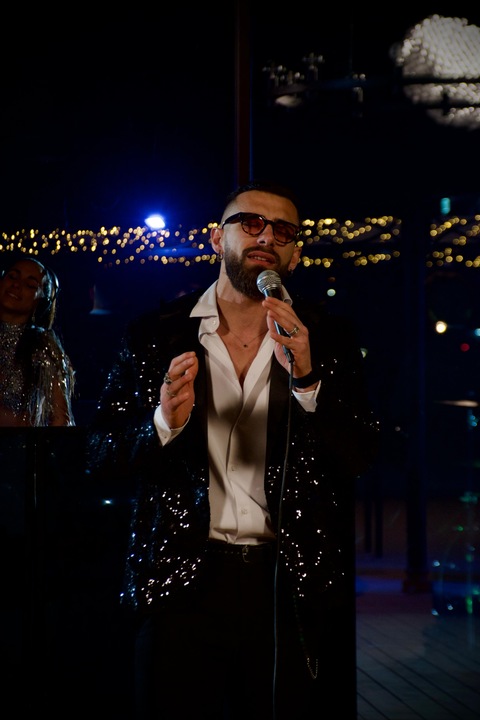 Velvet Riviera - performance photo 2