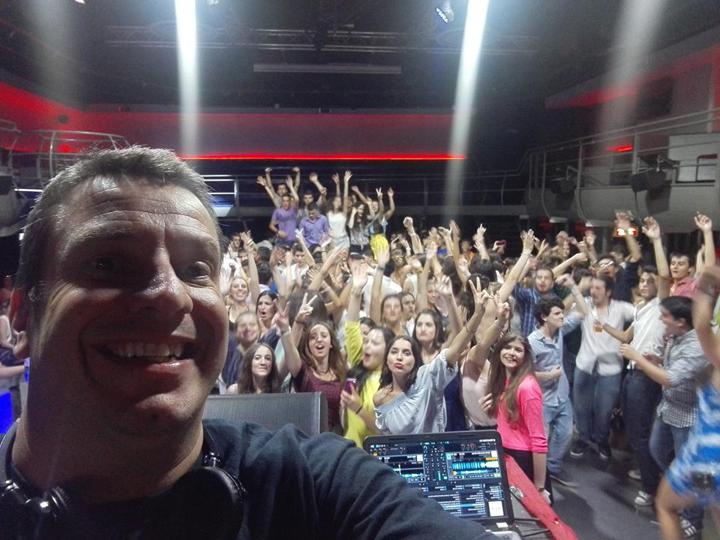 DJ Lozzy - performance photo 11