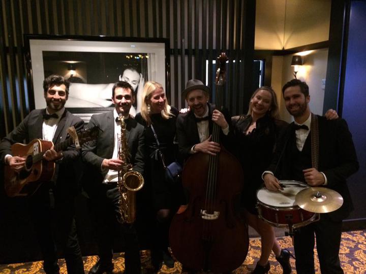 The Artists - performance photo 4