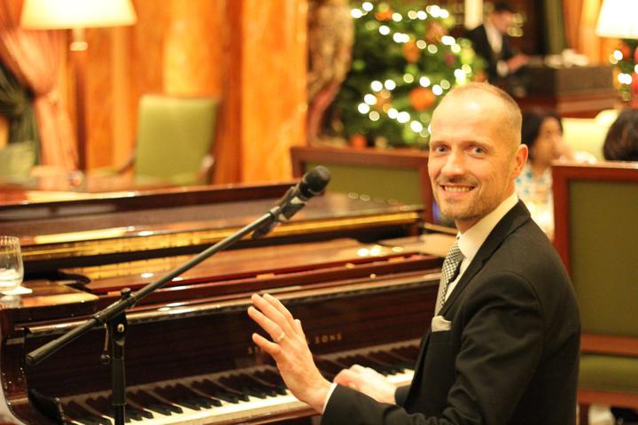 Danny Arthur - performance photo 19