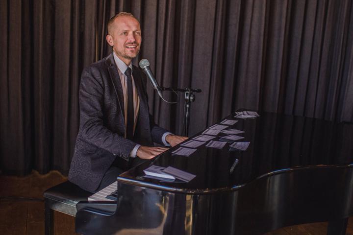 Danny Arthur - performance photo 18