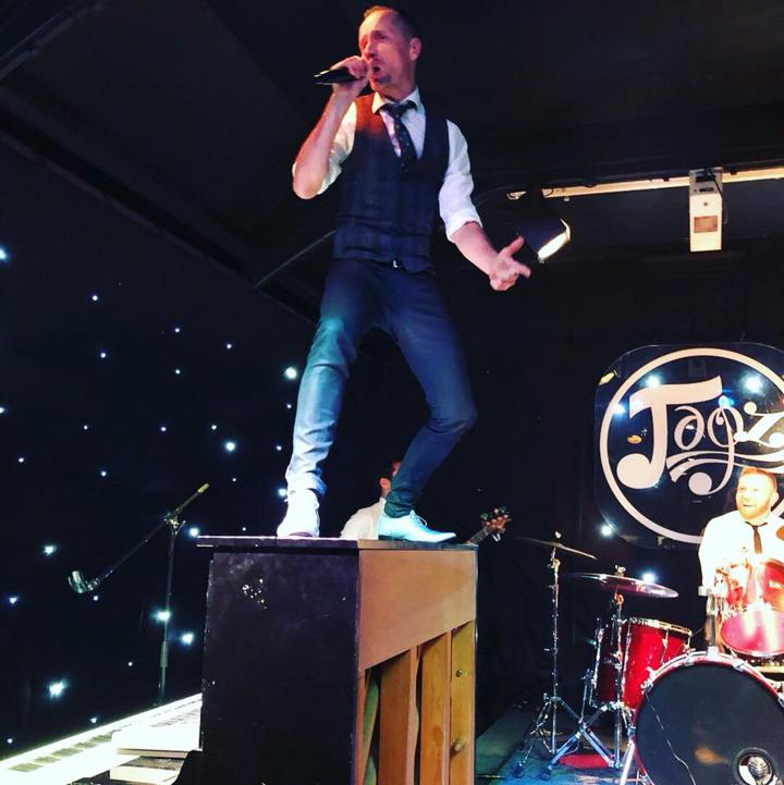 Danny Arthur - performance photo 5
