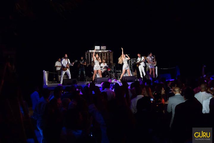 Solid Gold - performance photo 12