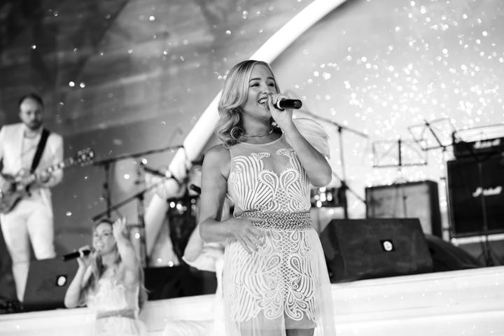 Solid Gold - performance photo 31