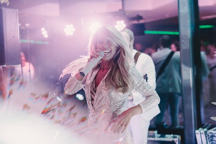 Solid Gold - performance photo 41