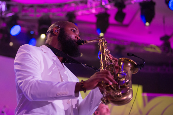 Solid Gold - performance photo 45