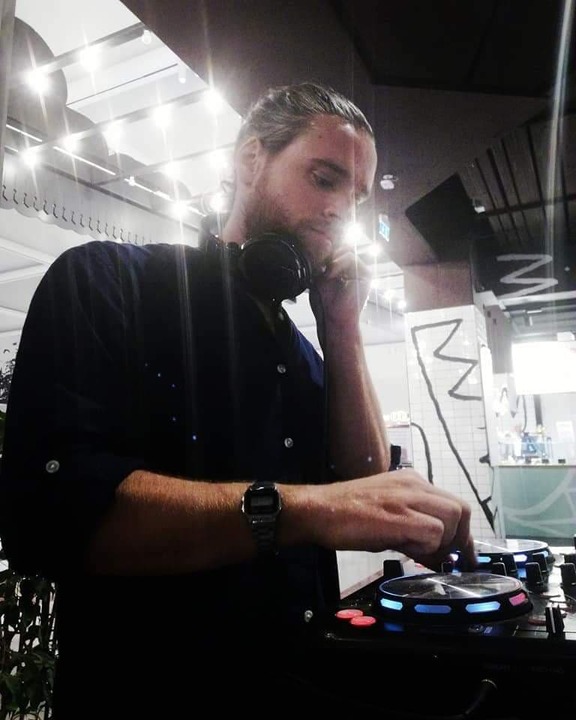 DJ Luke - performance photo 2