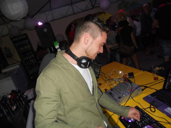DJ Luke - performance photo 13