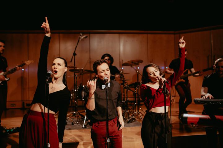 Loophole - performance photo 1